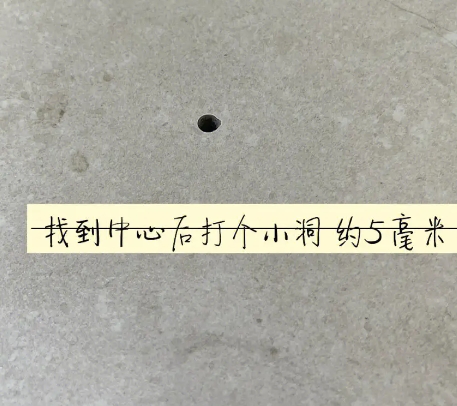 衡阳瓷砖空鼓维修公司专业解答在瓷砖铺贴过程中，如果砂料搅拌不均匀，将会带来以下问题